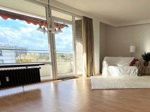 Wohnraum mit Südbalkon 